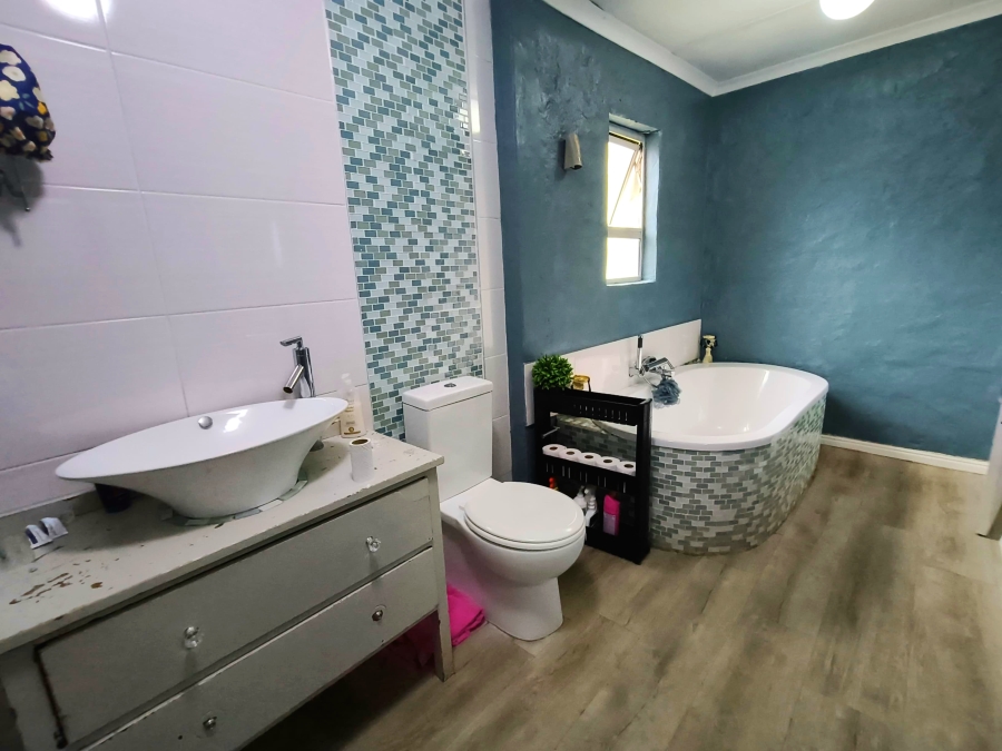 4 Bedroom Property for Sale in Aston Bay Eastern Cape